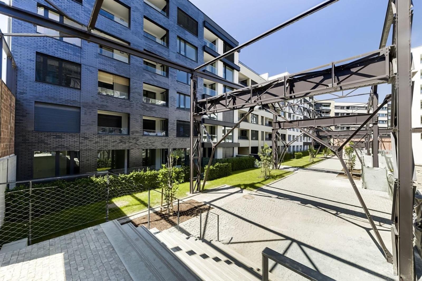 Holesovice Delight: Modern Comfort With A Twist In Prague 7 Praga Exterior foto
