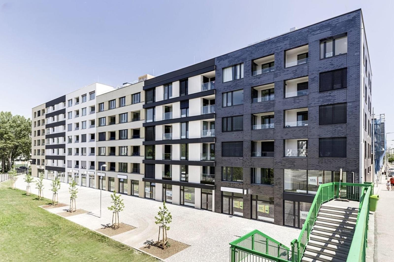 Holesovice Delight: Modern Comfort With A Twist In Prague 7 Praga Exterior foto