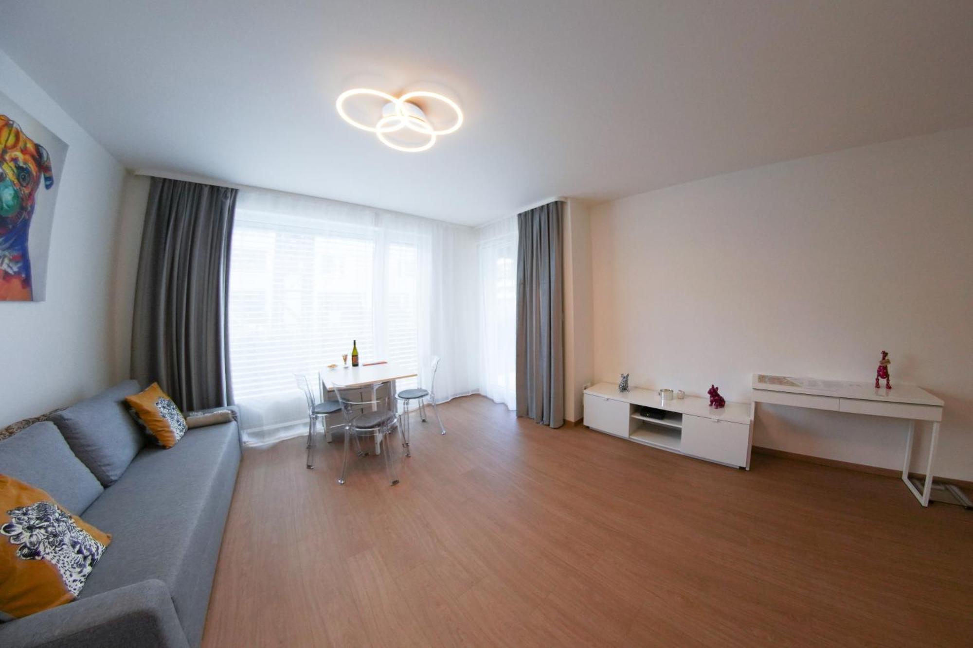 Holesovice Delight: Modern Comfort With A Twist In Prague 7 Praga Exterior foto