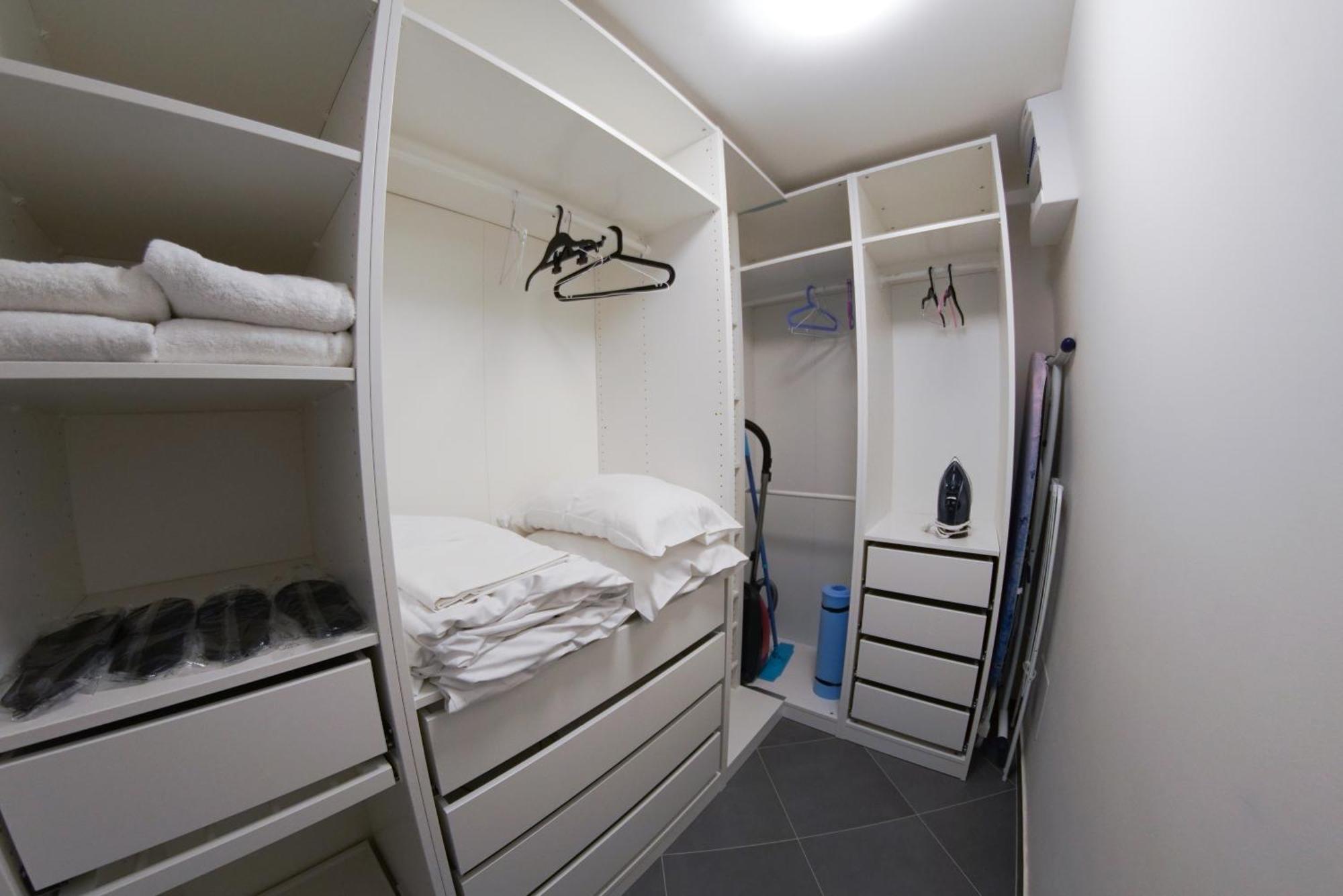 Holesovice Delight: Modern Comfort With A Twist In Prague 7 Praga Exterior foto