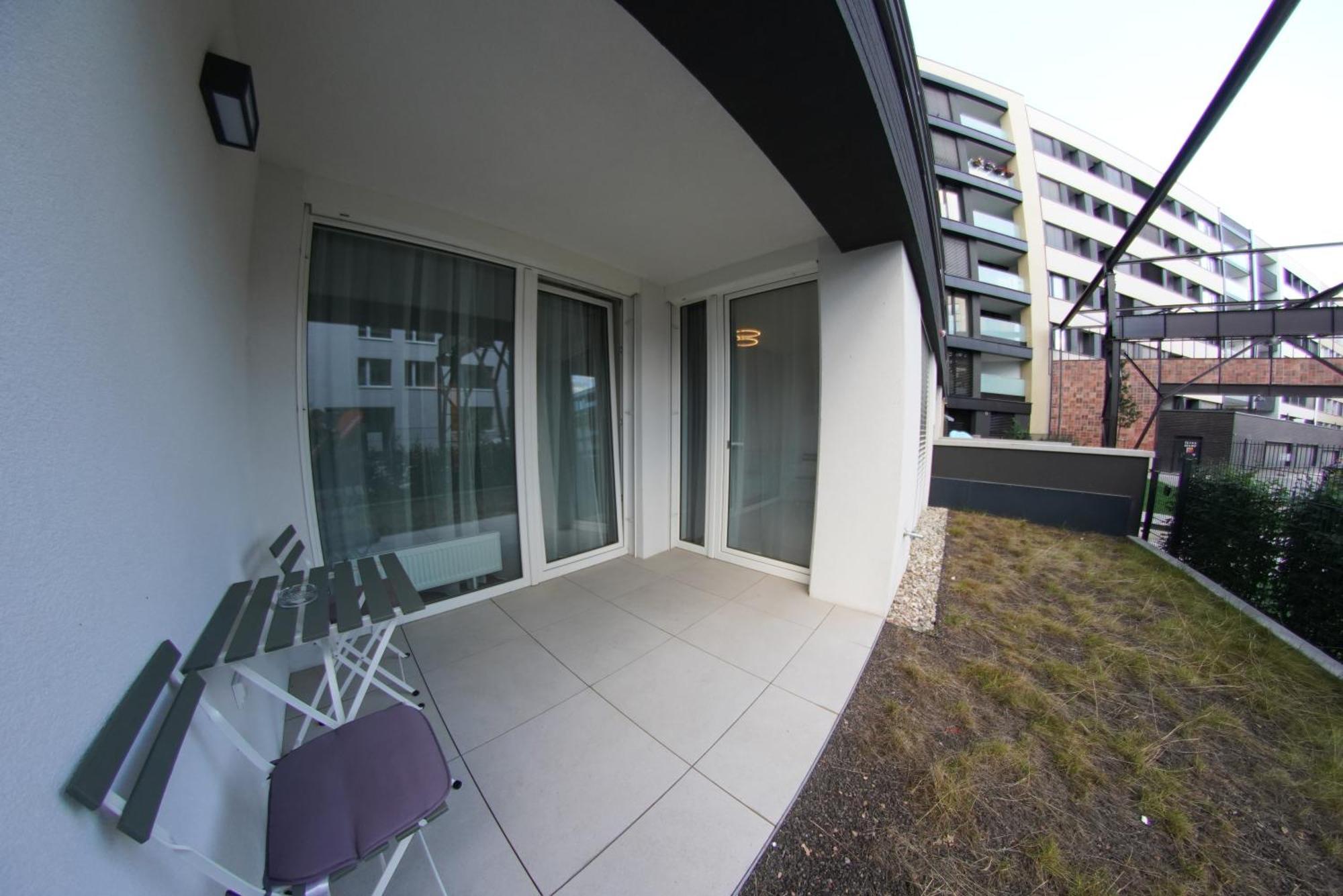 Holesovice Delight: Modern Comfort With A Twist In Prague 7 Praga Exterior foto