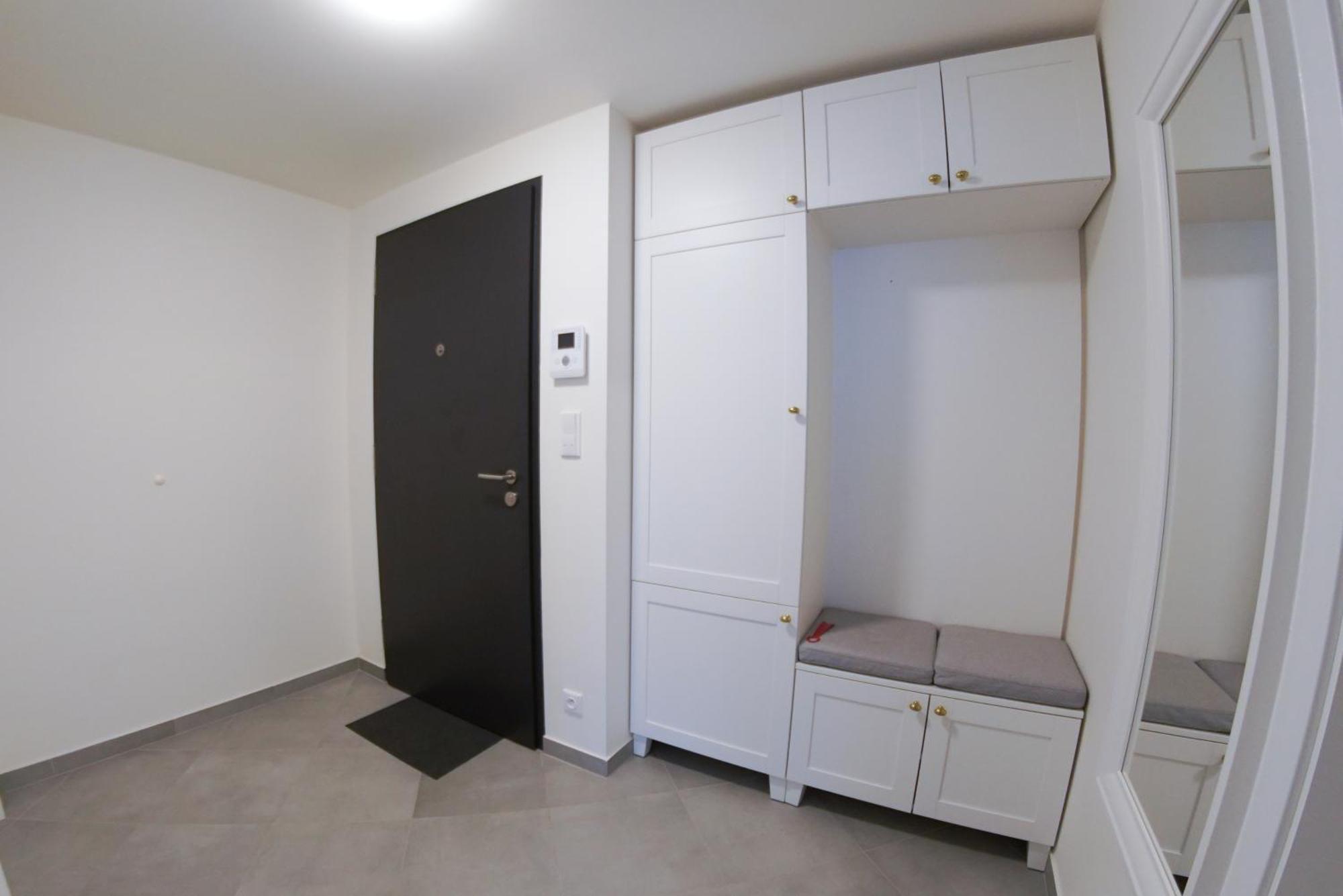 Holesovice Delight: Modern Comfort With A Twist In Prague 7 Praga Exterior foto