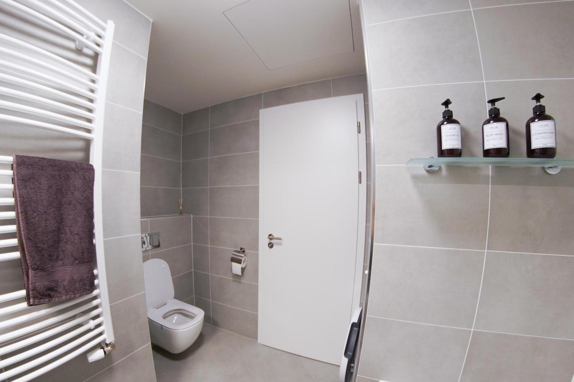 Holesovice Delight: Modern Comfort With A Twist In Prague 7 Praga Exterior foto
