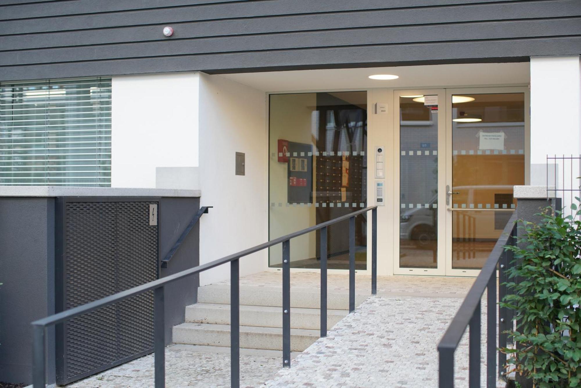 Holesovice Delight: Modern Comfort With A Twist In Prague 7 Praga Exterior foto